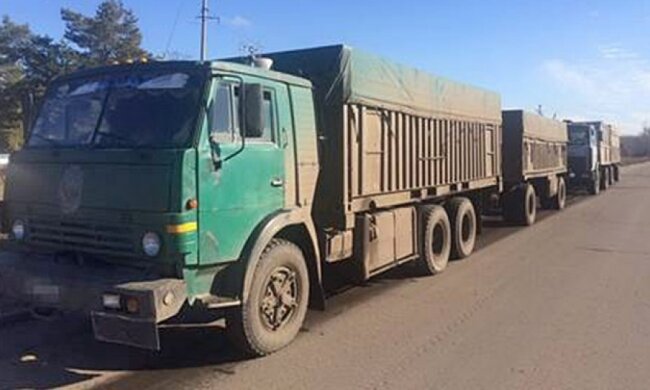 СБУ затримала вантажі з сиром та пшеницею неподалік лінії розмежування (фото) 