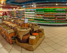 Обдурений платить двічі: нахабне шахрайство супермаркету потрапило на відео
