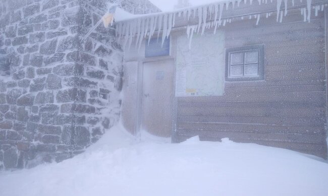 Сніг у Карпатах, фото: chornоgora.rescue112/Faceboоk