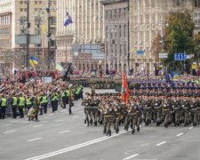 Капелани, жінки, зброя та молитви: як пройшов парад на День Незалежності 2018