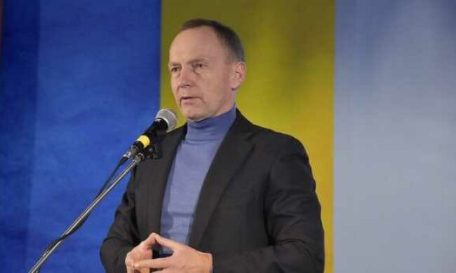 Мер Чернігова Атрошенко прийшов на зустріч з виборцями в куртці за 1 млн гривень