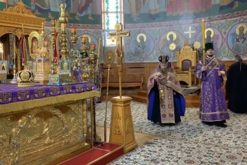 Дніпровські церкви атакував китайський вірус — кагор і кадило не допомогли