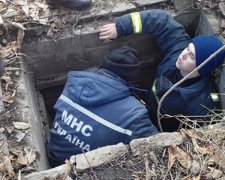 81-річний пенсіонер три доби просидів у ямі (фото)