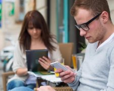 Окей, Google: стало відомо, як популярні соцмережі прослуховують смартфони