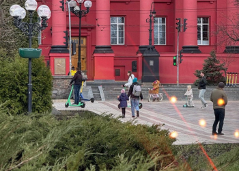 Українці, діти, Київ, фото із соцмереж