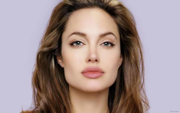 В Голливуде заговорили о психических растройствах Джоли