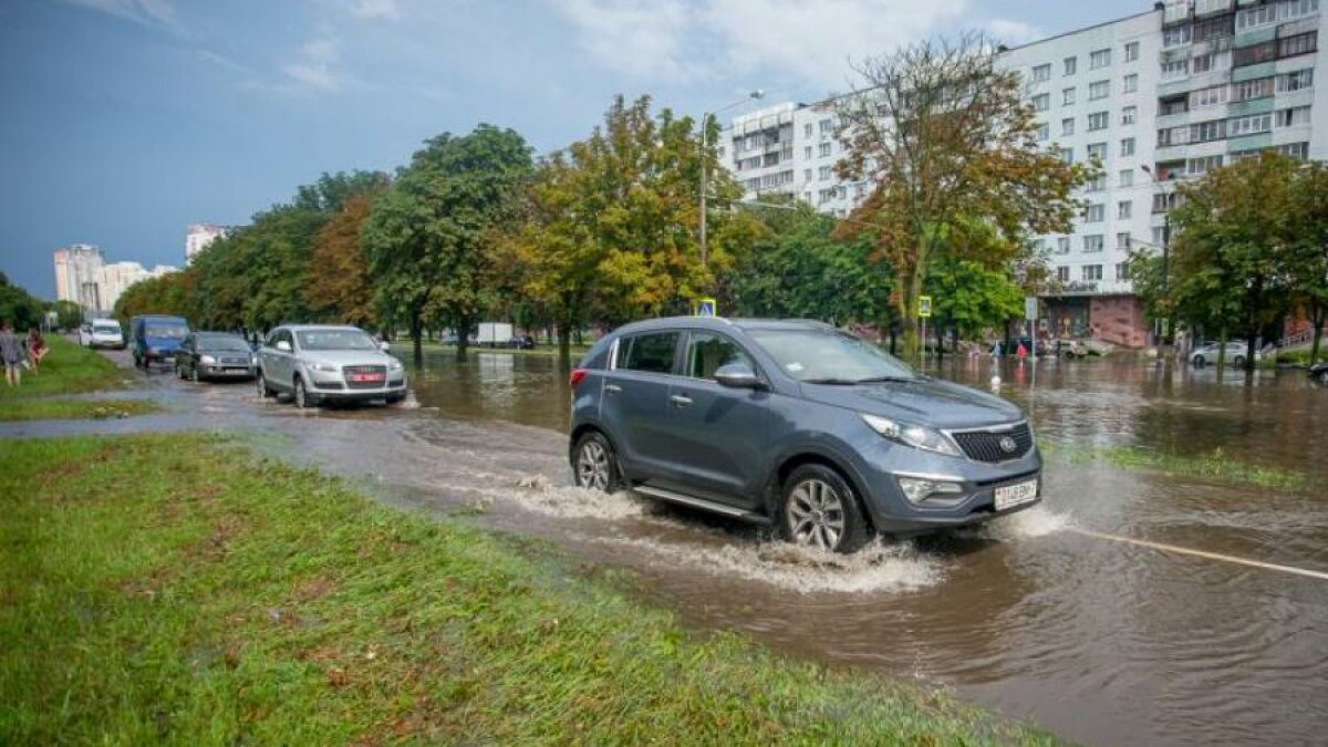 Мокрый апокалипсис в Киеве: как спасти машину от затопления - ЗНАЙ ЮА