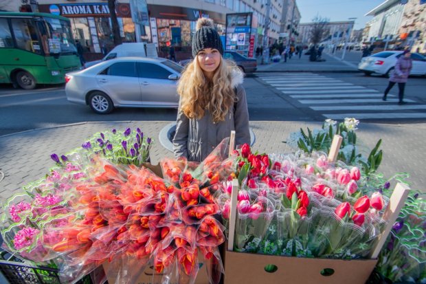 Ці жарти зроблять ваше 8 березня незабутнім: тюльпани заряджені на інтим