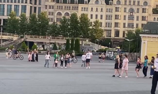 Українці. Фото: скрін youtube