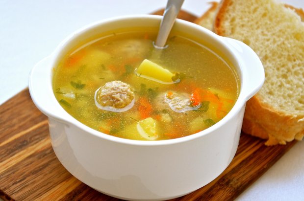 Полезный диетический суп с фрикадельками