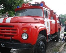 Блискавка підпалила житловий будинок у Миколаєві (ФОТО)