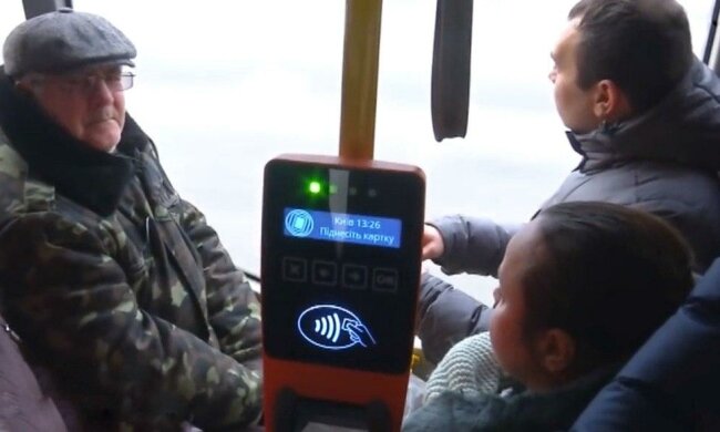 Запоріжців змусять викинути талончики в тролейбусах - як оплатити проїзд