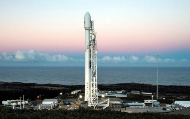 Маск отправил Falcon 9 покорять космос: видео