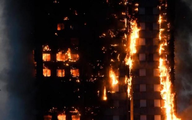 Пожар в Лондоне: количество жертв неуклонно растет