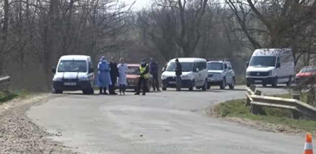 Украинцы массово возвращаются домой из зараженной коронавирусом Италии, назревает бунт - под Черновцами "восстало" целое село