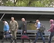 500 призывников из Прикарпатья обули в берцы