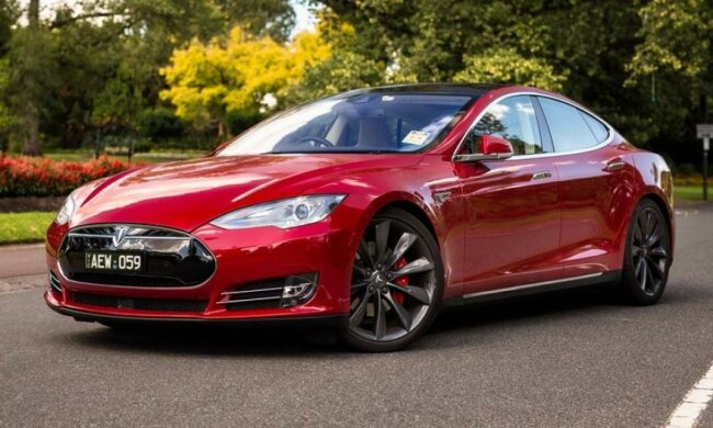 Електрокари Tesla поб'ють черговий рекорд