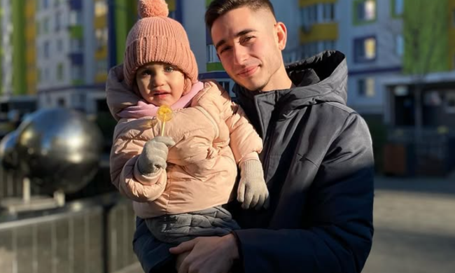 Роман Сасанчин с дочерью, фото из соцсетей артиста