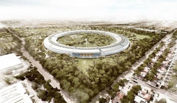 “Космический” офис Apple с высоты птичьего полета (видео)