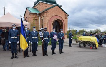 похорон Віктора Городниченка, фото АрміяInform