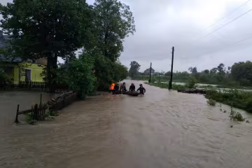 Водяний жах на Прикарпатті ще не закінчився, синоптики б'ють тривогу — води в річках стане більше