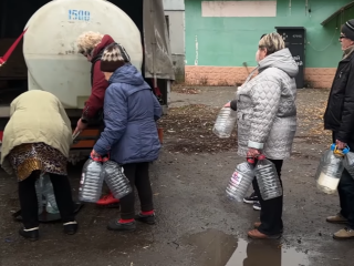 Підвіз води. Фото: скрін youtube