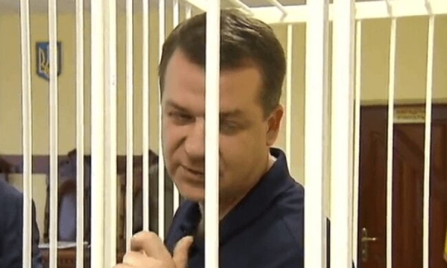 Адвокат "бриллиантового прокурора" боится за свою жизнь