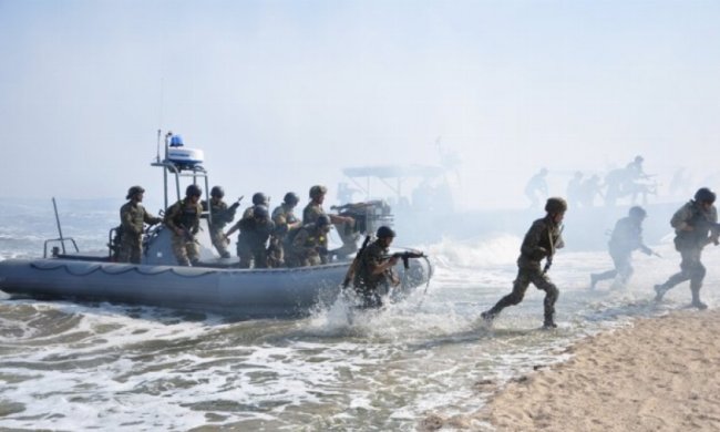 Моряки відпрацювали бойові атаки в Миколаївській області (фото)