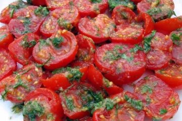 Помідори по-корейськи, фото: instagram.com/fine__food/