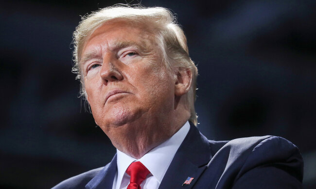 Во всем сознался: в прошлом году Трамп приказал Болтону помочь в давлении на Украину