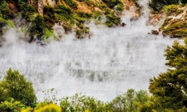 Новозеландське озеро – найгарячіше у світі