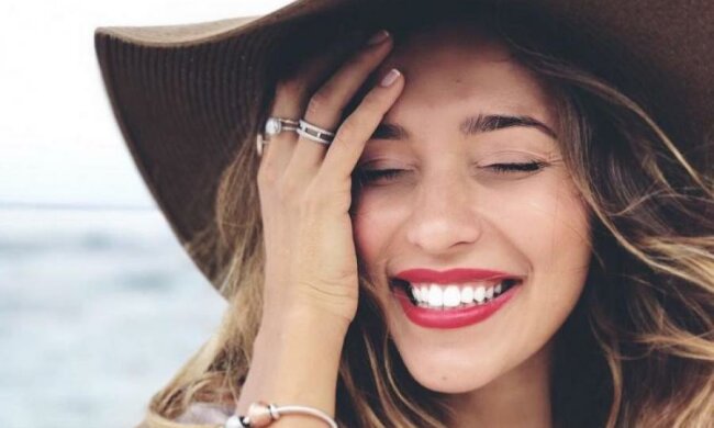 Попалися на гарячому: стало відомо, з ким зустрічається Регіна Тодоренко