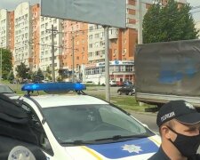 У Запоріжжі переповнена маршрутка ледь не перетворилася в кабріолет - пасажири зойкнули