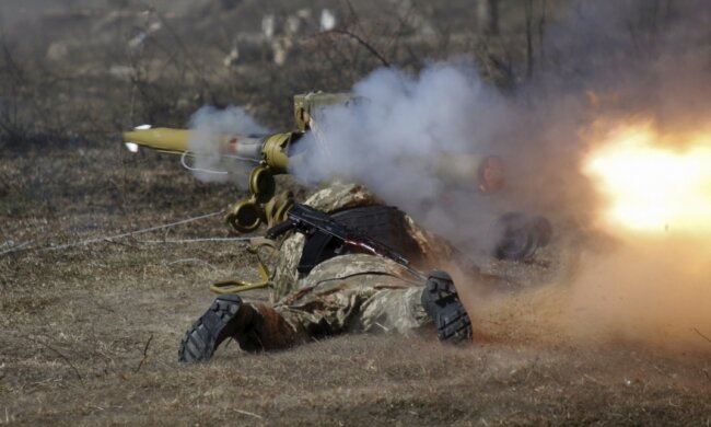 Троє бойовиків підірвались на власних мінах