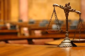 Відомий адвокат назвав судову реформу профанацією