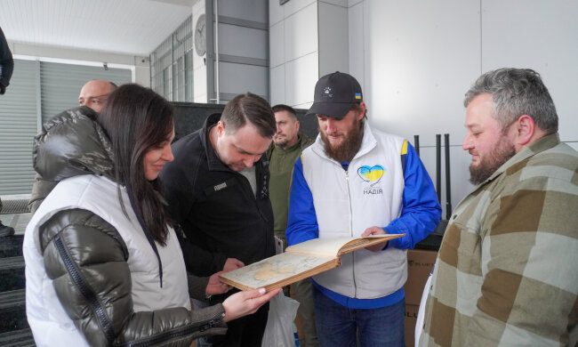 Валерий Дубиль, Вита Присяжнюк и фонд молодежной инициативы "Надежда" доставили мощные РЭБы для ГУР