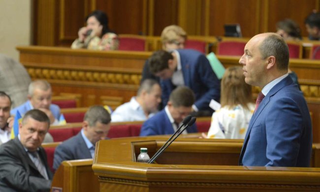 Головне за день неділі 19 травня: вибух у Єгипті, масштабний збій у ПриватБанку і перші об’єднання в Раді