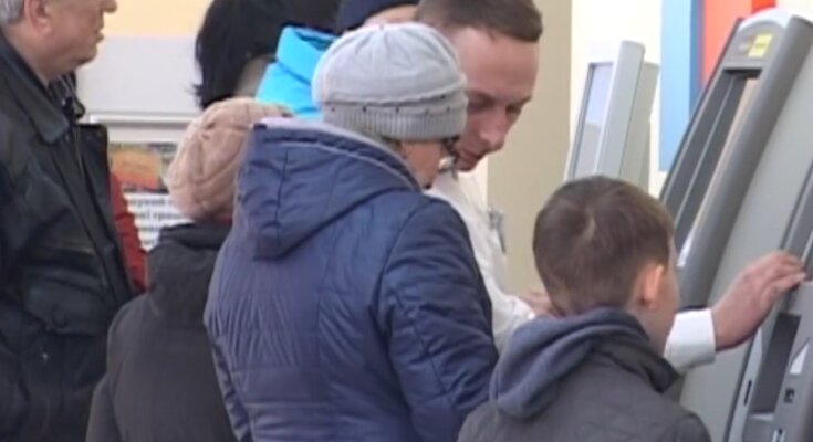 Налоговая проверит дорогие покупки, кадр из видео