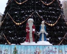 Елка на фоне камуфляжа: как готовятся к новому году в Донецке