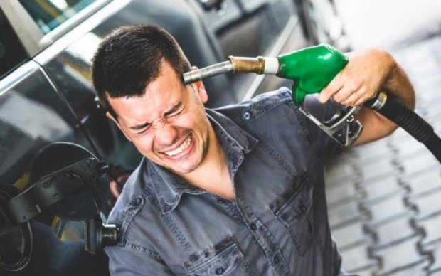 Цены на бензин стремительно поползли вверх