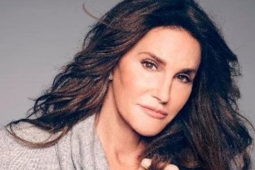 Отчим Ким Кардашьян появился на обложке Sports Illustrated
