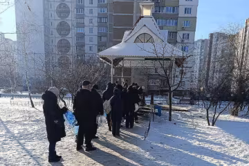 Українці, черга, фото із соцмереж