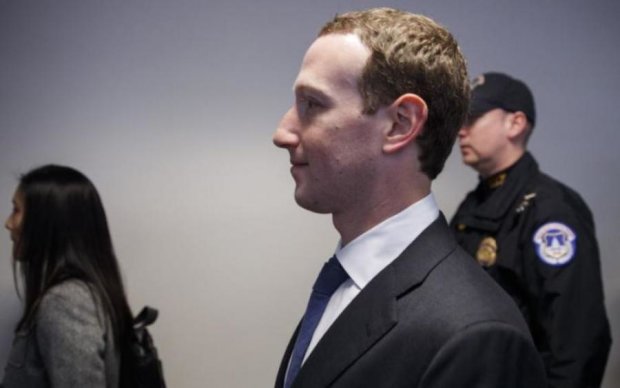 Мировой скандал с Facebook: Цукерберг отвечает на вопросы в Сенате, прямая трансляция