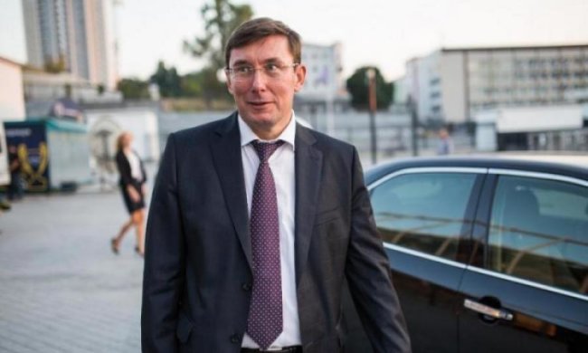 Почти как у среднего класса: названо зарплату Луценко за месяц