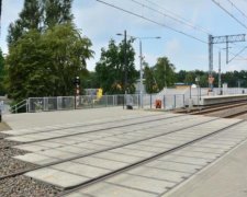 Поляки дістаються столиці через "переїзд у нікуди"