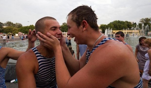 В Архангельске на на день ВДВ запретили гей-парад