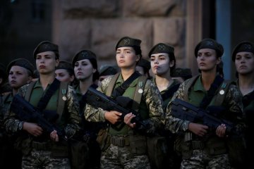 Українська Валькірія жорстко звернулася до Порошенка: "Я п'ятий рік на війні. Ми нікому не потрібні"