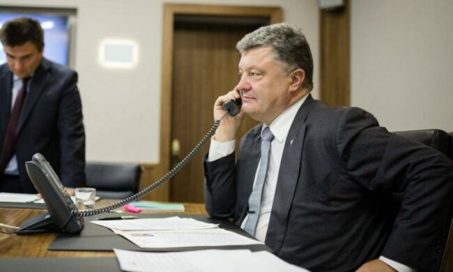 Помпео выслушал поздравления, благодарность и просьбы от Порошенко