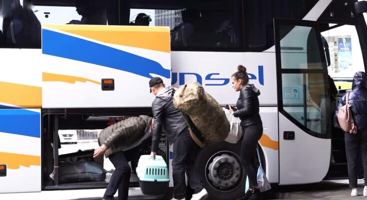 Заробітчани, фото: скріншот з відео