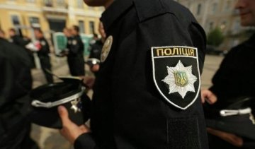 Американський далекобійник заступився за українських копів (відео)